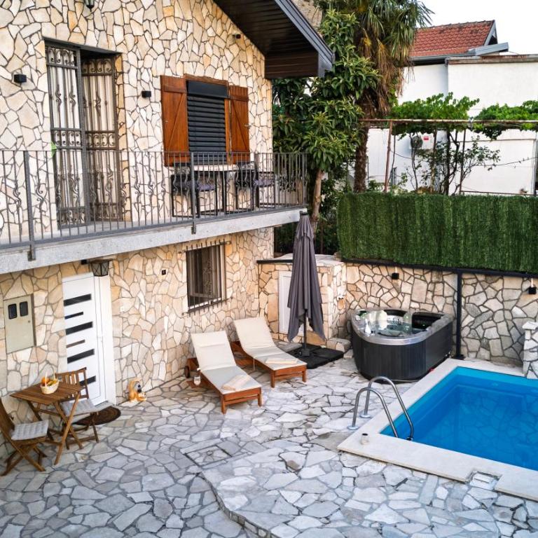 Apartment Renela - One-Bedroom Apartment with Pool View - 11