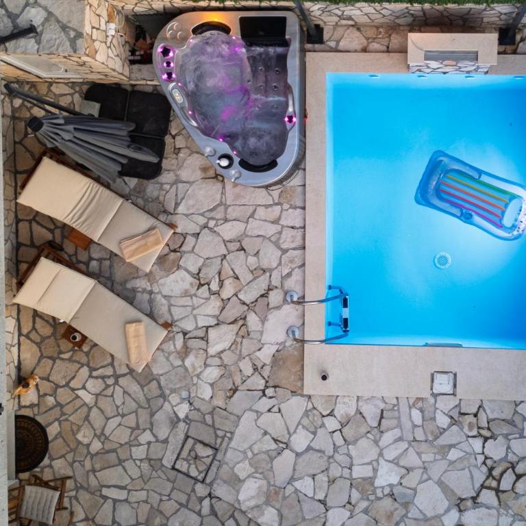 Apartment Renela - One-Bedroom Apartment with Pool View - 12