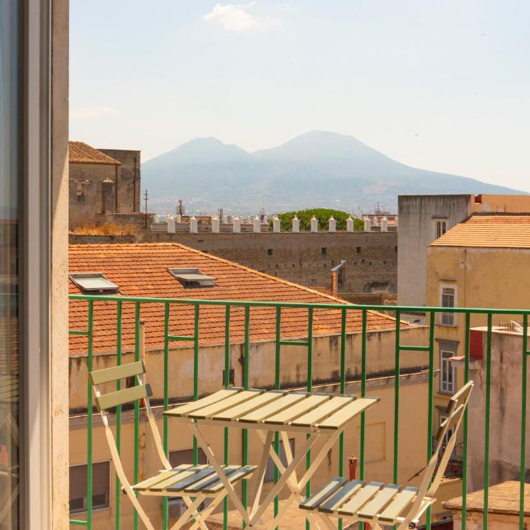 B&B Monteleone ,12 - Double Room with Private Bathroom with Balcony Vesuvio View - 1