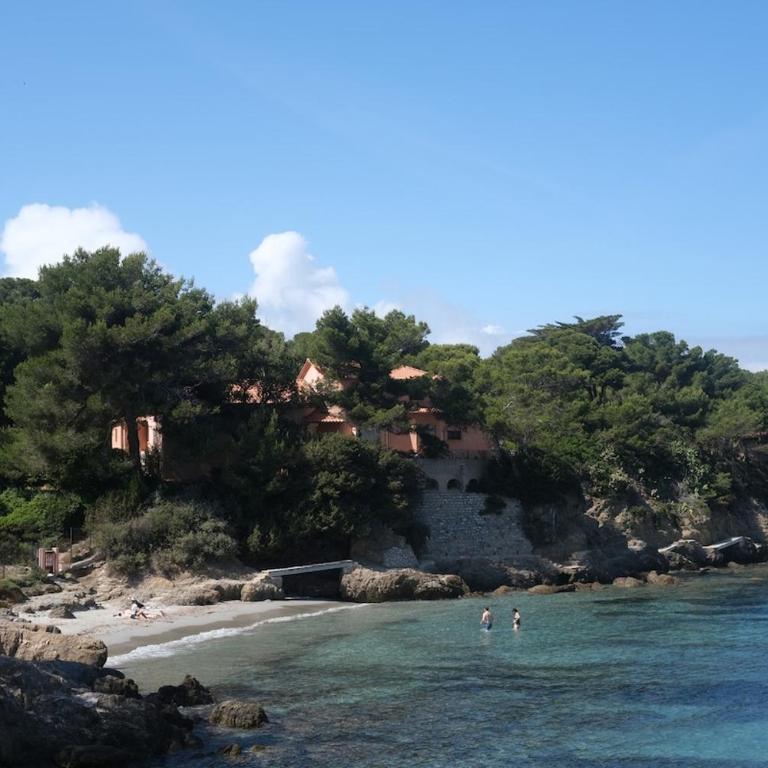 Villa Soupicou - Four-Bedroom Deluxe Home - Oceanfront - 43