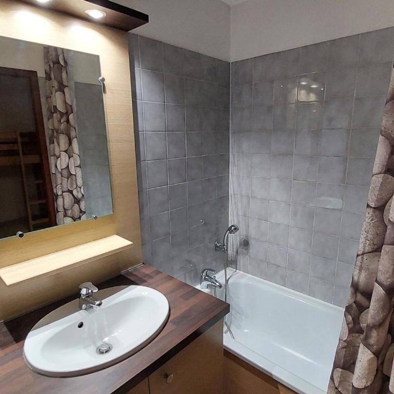 Studio cosy avec balcon ouest, WIFI, parking couvert - FR-1-512-219 - Studio - 9