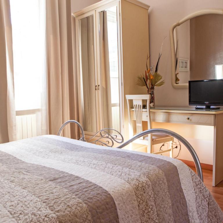 Hotel Adriano - Double Room - 2