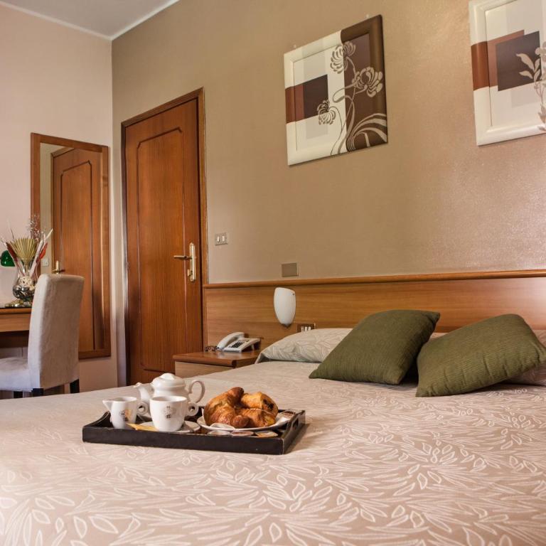 Hotel Adriano - Double Room - 6
