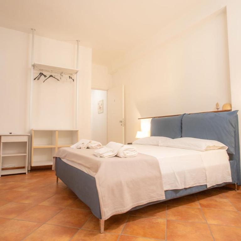 Porto Vecchio Rooms - Camera Matrimoniale con Bagno Privato - 3