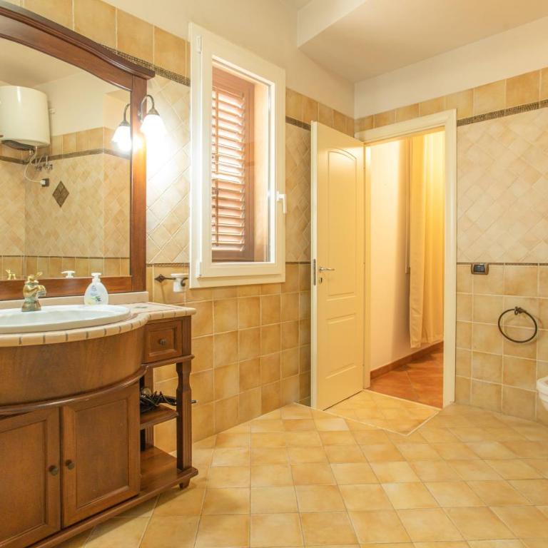 Porto Vecchio Rooms - Camera Matrimoniale con Bagno Privato - 8