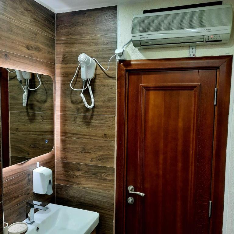 Apartman HOME Kotor - Two-Bedroom Apartment - 13