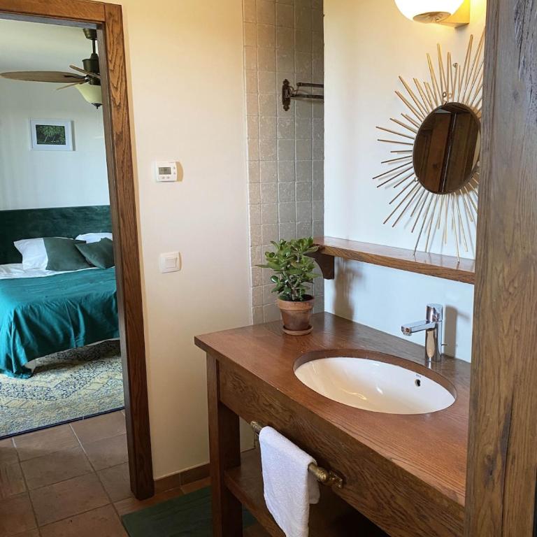 Villa Hau'Oli, 4 chambres, spacieuse, piscine privée, grand jardin fleuri vue golf et 8min à pied de la plage - Villa - 36