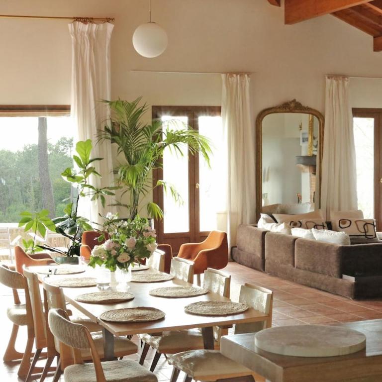 Villa Hau'Oli, 4 chambres, spacieuse, piscine privée, grand jardin fleuri vue golf et 8min à pied de la plage - Villa - 7