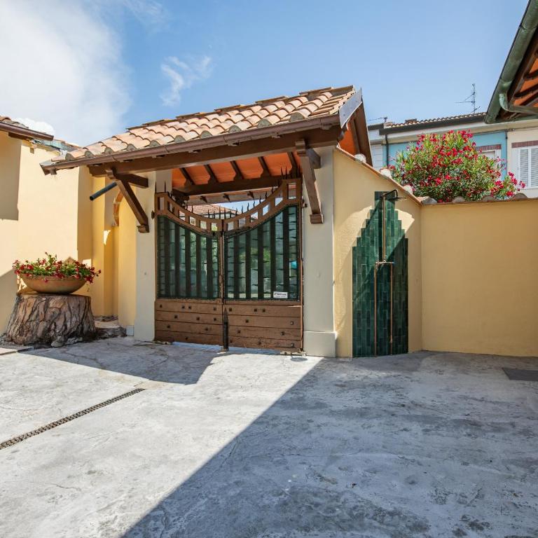 Exclusive property with garden and parking, Deluxe Stay in Viareggio - Vacation Home - 95