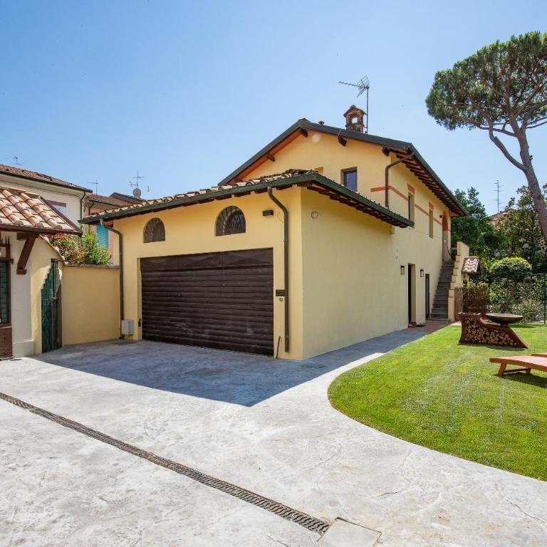 Exclusive property with garden and parking, Deluxe Stay in Viareggio - Vacation Home - 3