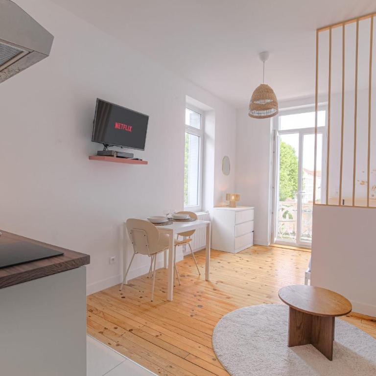 Design et Cosy à 10 mins métro Gratte-Ciel - Appartement - 1