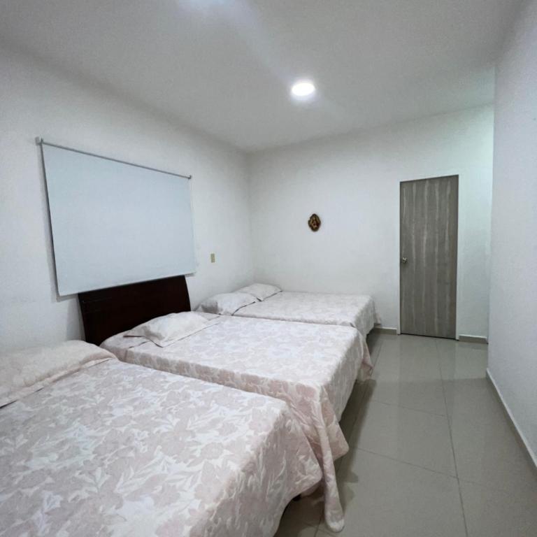 La Isabella - Five-Bedroom House - 10