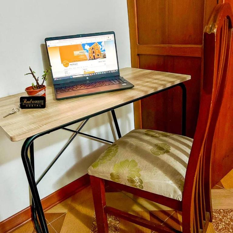 Real Marquez - Double Room - 8