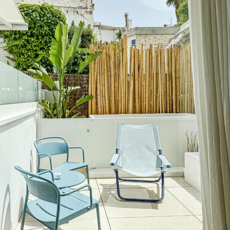 Alenti Sitges Hotel - Habitación Deluxe con patio y bañera de hidromasaje - 9