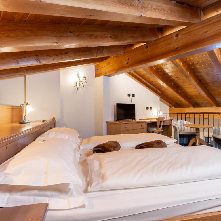 Hotel Flora - Junior Suite con Balcone - 8