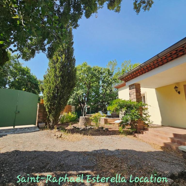 Saint-Raphaël Esterella Location "Le Cyprès" - Apartment mit 3 Schlafzimmern - 6