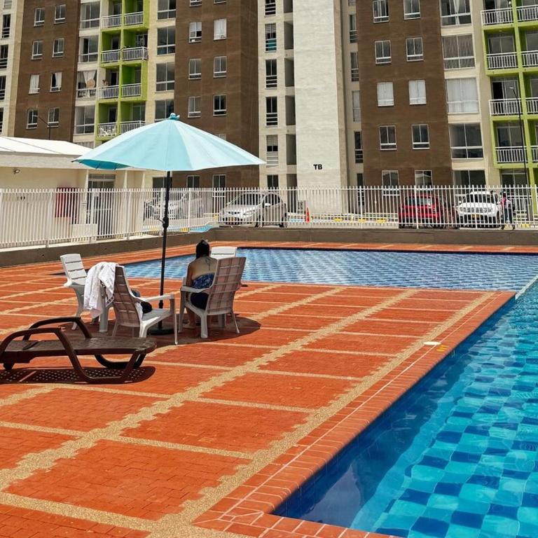 Moderno apartamento con balcon y vista al guadual, Piscina y parqueadero - Two-Bedroom Apartment - 11