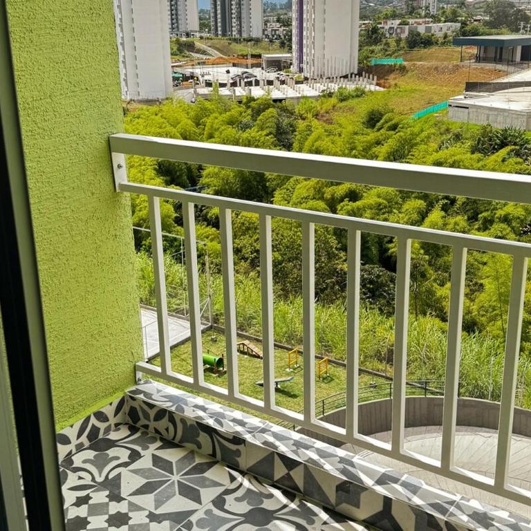 Moderno apartamento con balcon y vista al guadual, Piscina y parqueadero - Two-Bedroom Apartment - 14