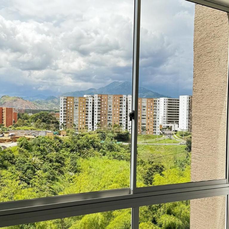 Moderno apartamento con balcon y vista al guadual, Piscina y parqueadero - Two-Bedroom Apartment - 21