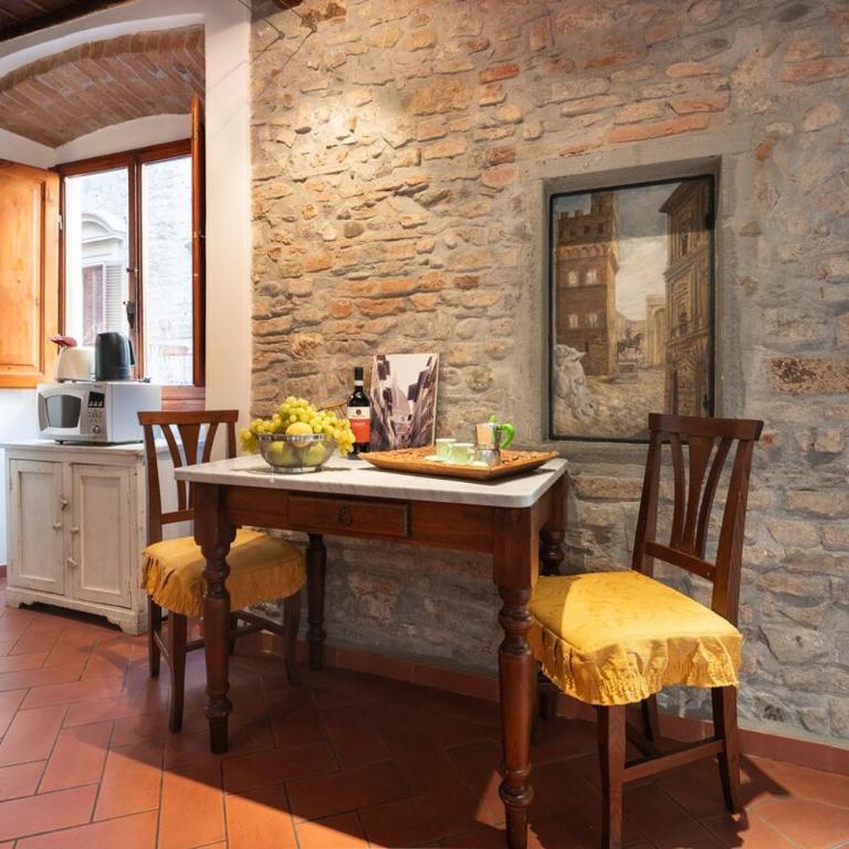 Keys of Italy-CorsoS-9-Studio by Palazzo Vecchio - One-Bedroom Apartment - 12