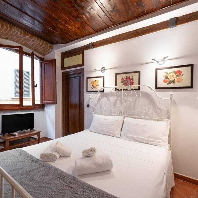 Keys of Italy-CorsoS-9-Studio by Palazzo Vecchio - One-Bedroom Apartment - 9