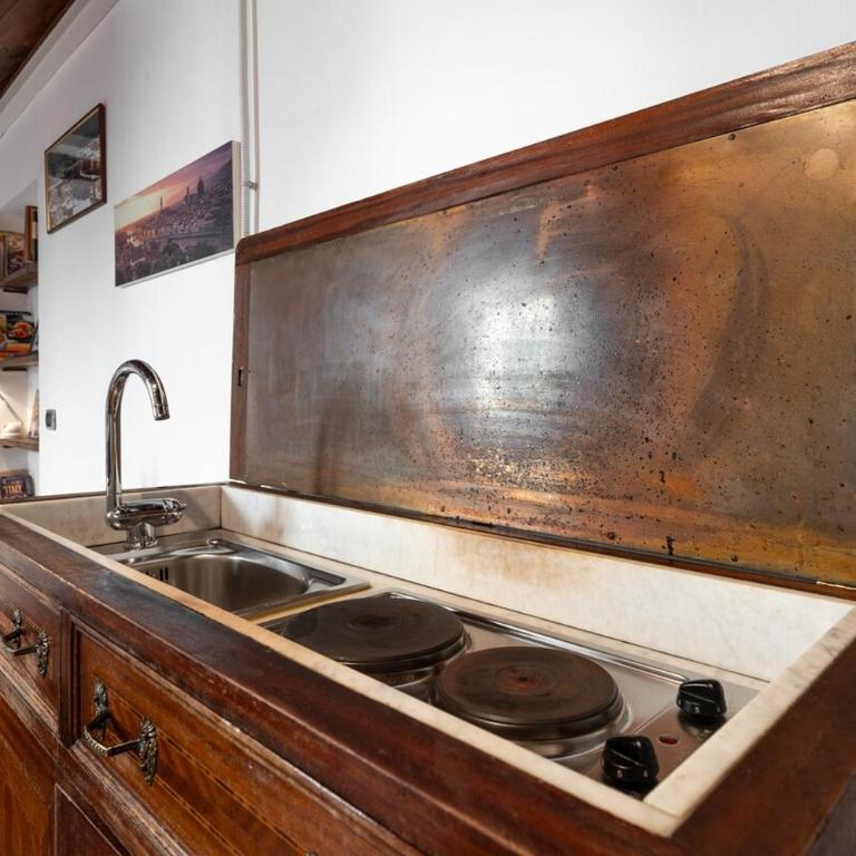 Keys of Italy-CorsoS-9-Studio by Palazzo Vecchio - One-Bedroom Apartment - 2