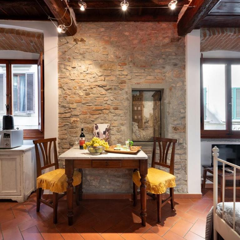 Keys of Italy-CorsoS-9-Studio by Palazzo Vecchio - One-Bedroom Apartment - 3