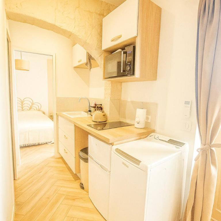Climatisé - Au calme en plein coeur du centre - One-Bedroom Apartment - 4