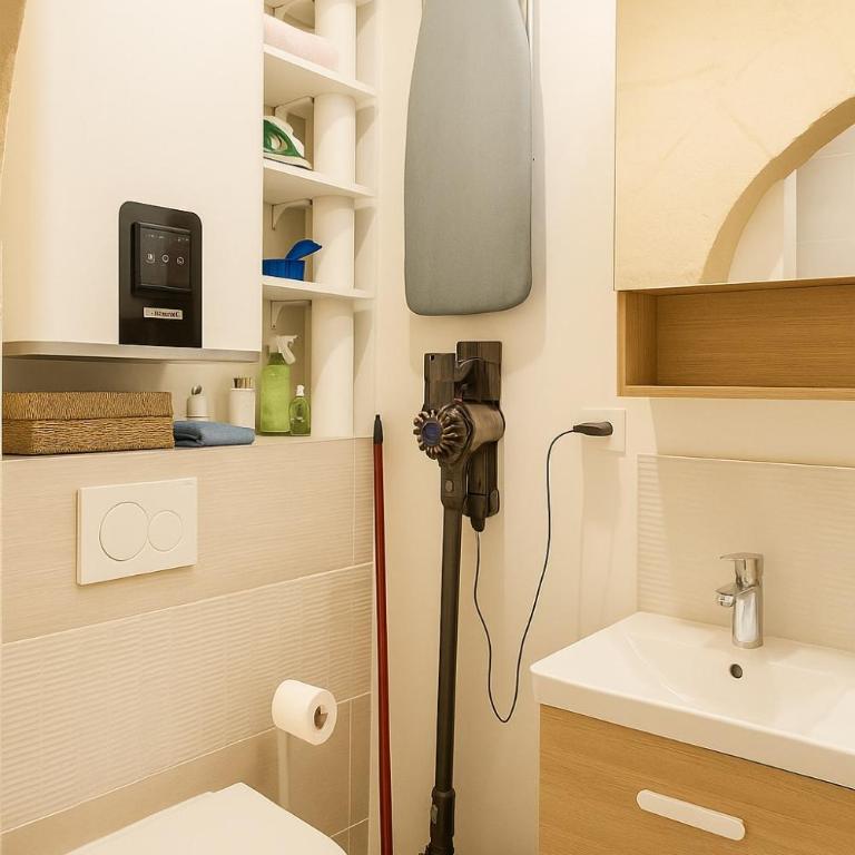 Climatisé - Au calme en plein coeur du centre - One-Bedroom Apartment - 5