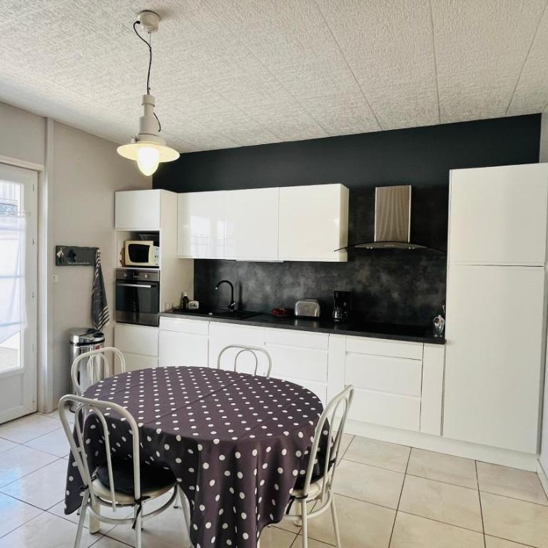 Maison montoise, plage à 200m - Maison 2 Chambres - 11
