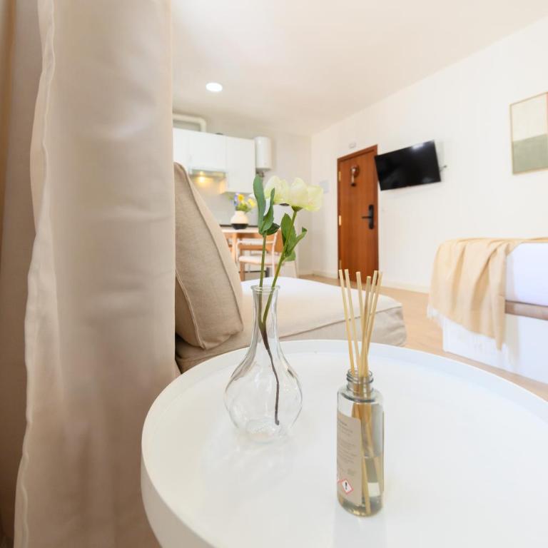For you Rentals Encantador y único estudio TEMPORAL en Tetuan Madrid MLU412 - One-Bedroom Apartment - 6