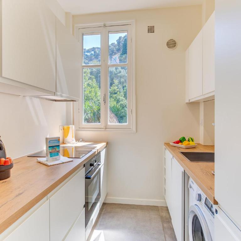 BELLE DARSE AP4454 By Riviera Holiday Homes - Appartement 2 Chambres avec Balcon et Vue sur la Mer - 10