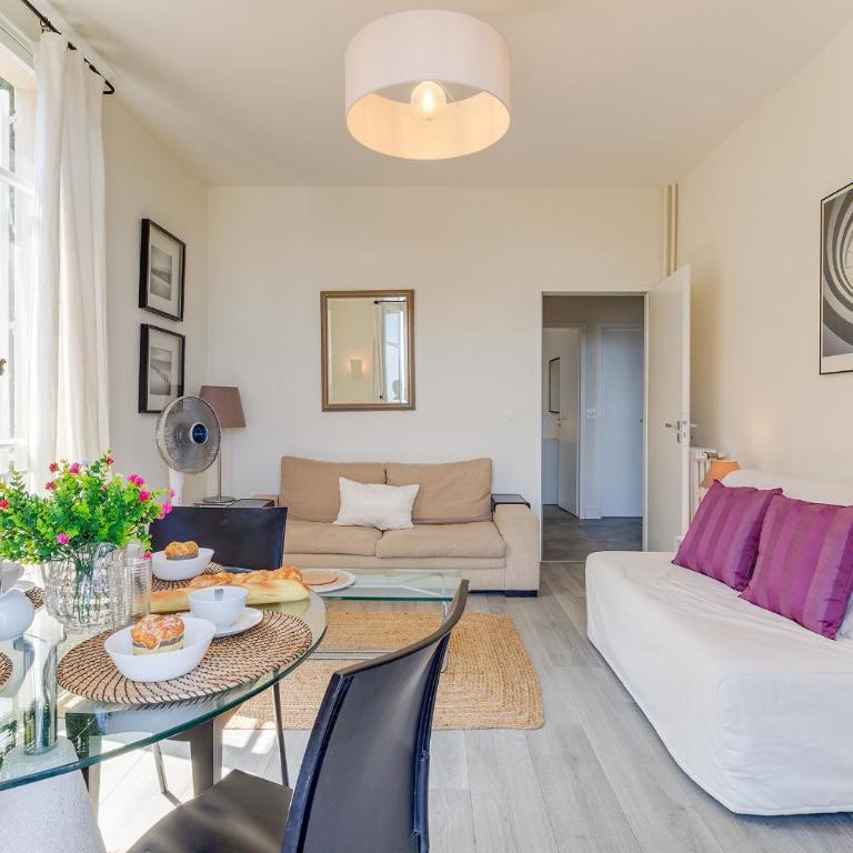 BELLE DARSE AP4454 By Riviera Holiday Homes - Appartement 2 Chambres avec Balcon et Vue sur la Mer - 8