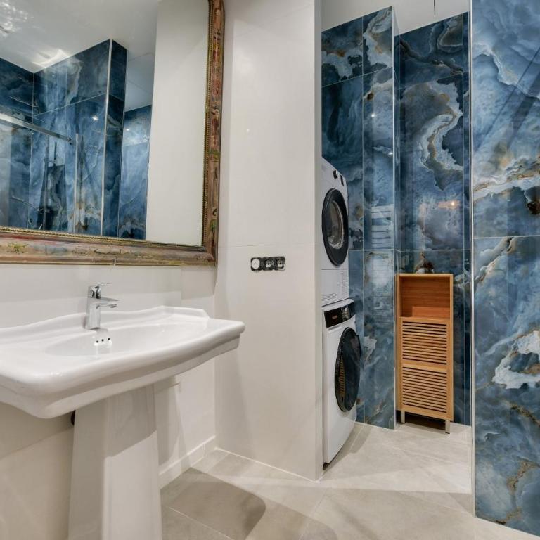 Paris Art 2 - Two-Bedroom Standard Apartment - 3