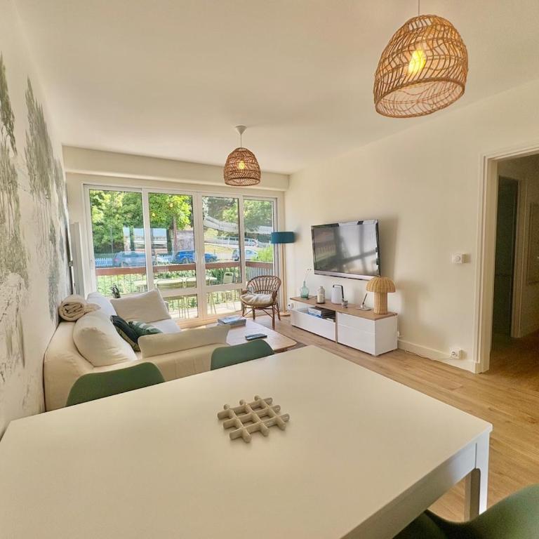 Apt-4pers rénové 5min pied plage plein centre terrasse parking wifi - Appartement 2 Chambres - 11