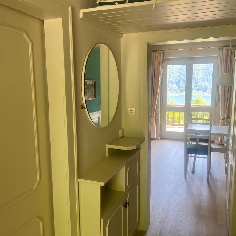 Landhaus Lärchenhof Luxury Apartments - Apartment mit 2 Schlafzimmern und Seeblick - 10