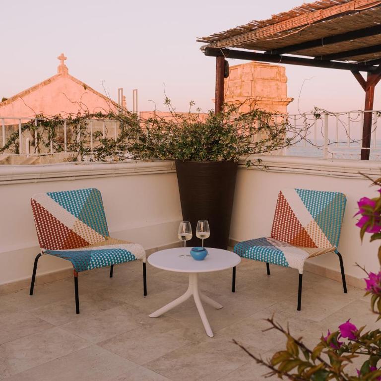 Innesto Rooms - Monopoli - Camera Matrimoniale con Balcone - 1