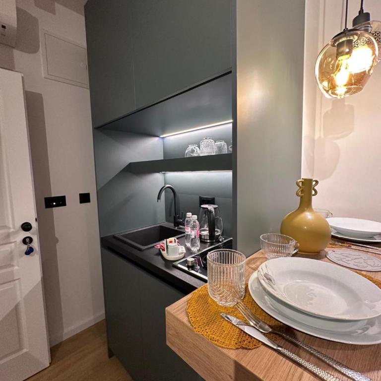 Four Elements Apartments - Studio Apartment with Balcony - 1