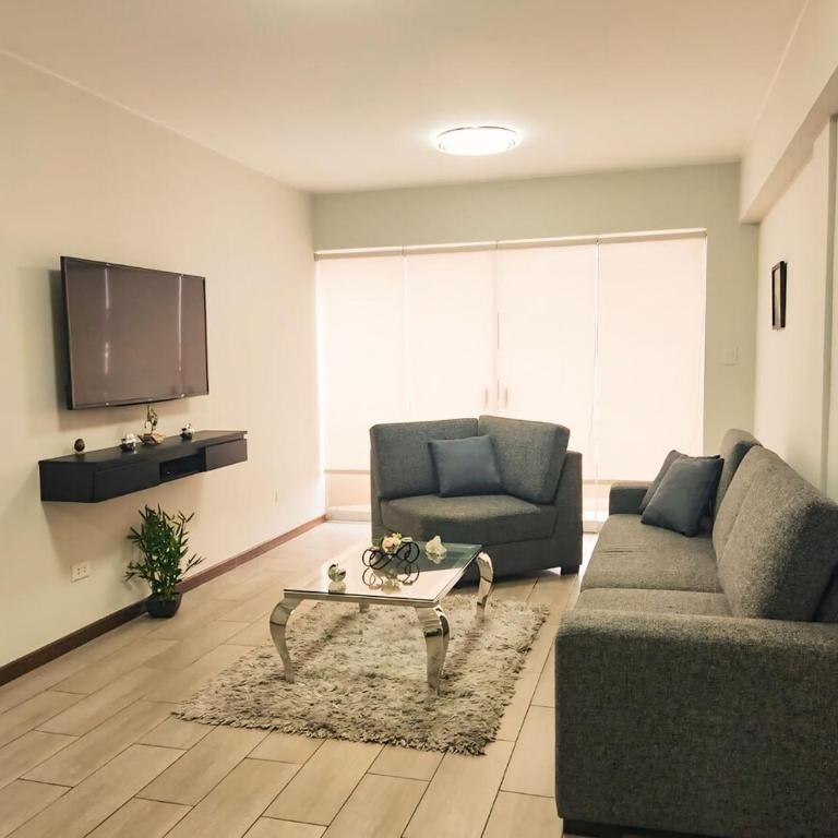 Departamento amplio y céntrico-Terrazas - Three-Bedroom Apartment - 1