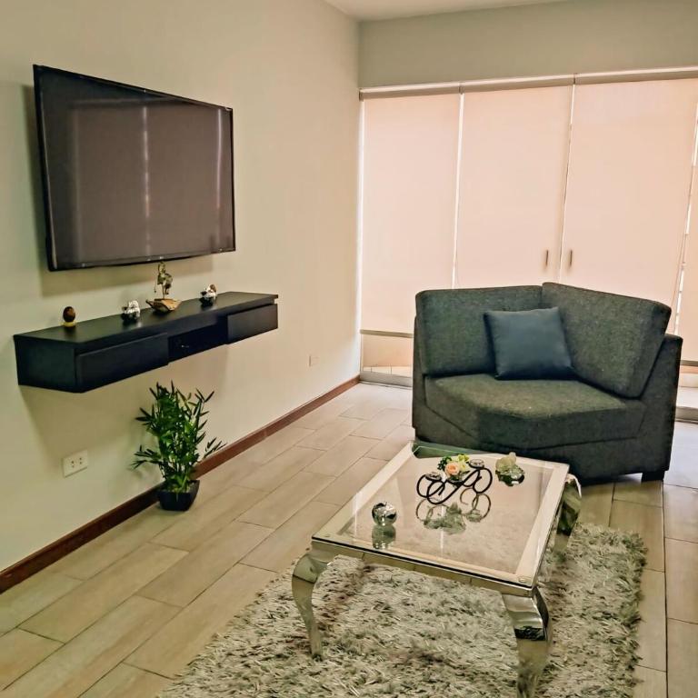 Departamento amplio y céntrico-Terrazas - Three-Bedroom Apartment - 6