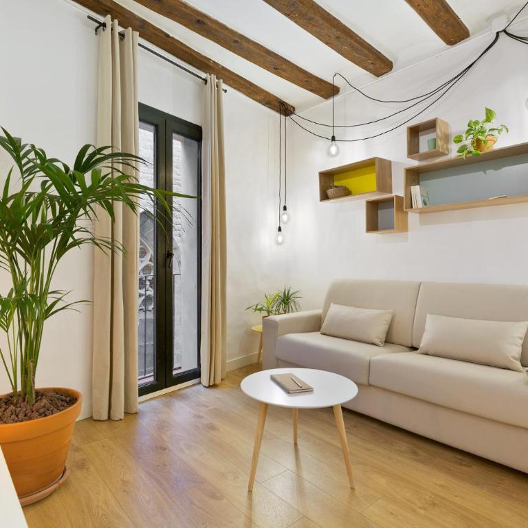 Ola Living Born - Standard Studio - 6