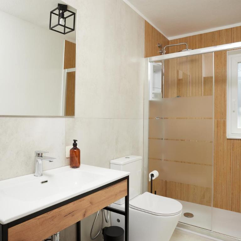 Villa Marina few mt from sand beach - Deluxe Double or Twin Room with Garden View - 5