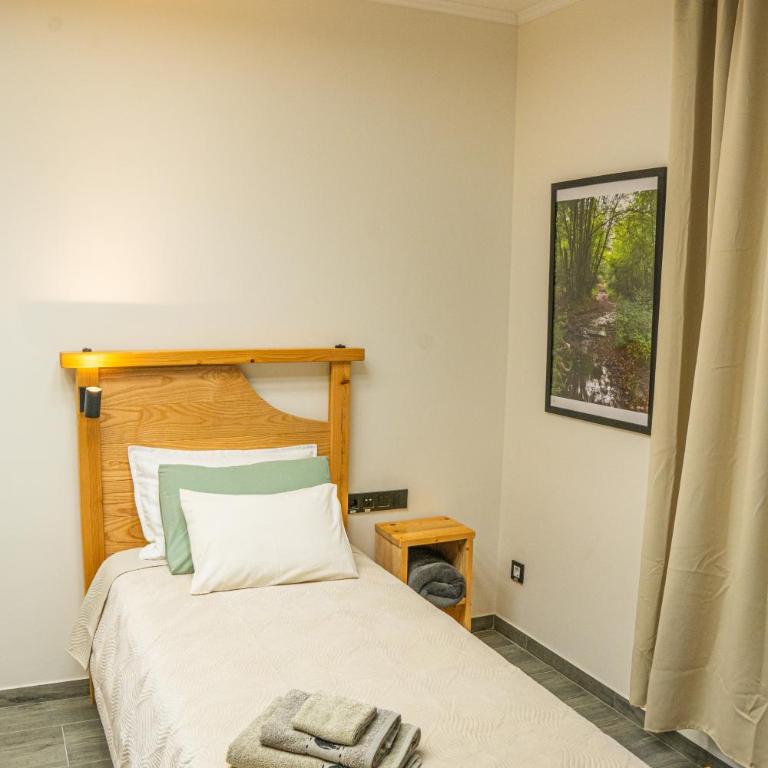Teatar Rooms Subotica 3 - Twin Room with Private Bathroom - 12