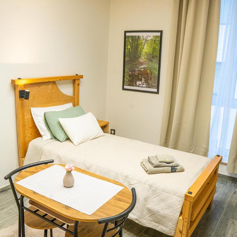 Teatar Rooms Subotica 3 - Twin Room with Private Bathroom - 23