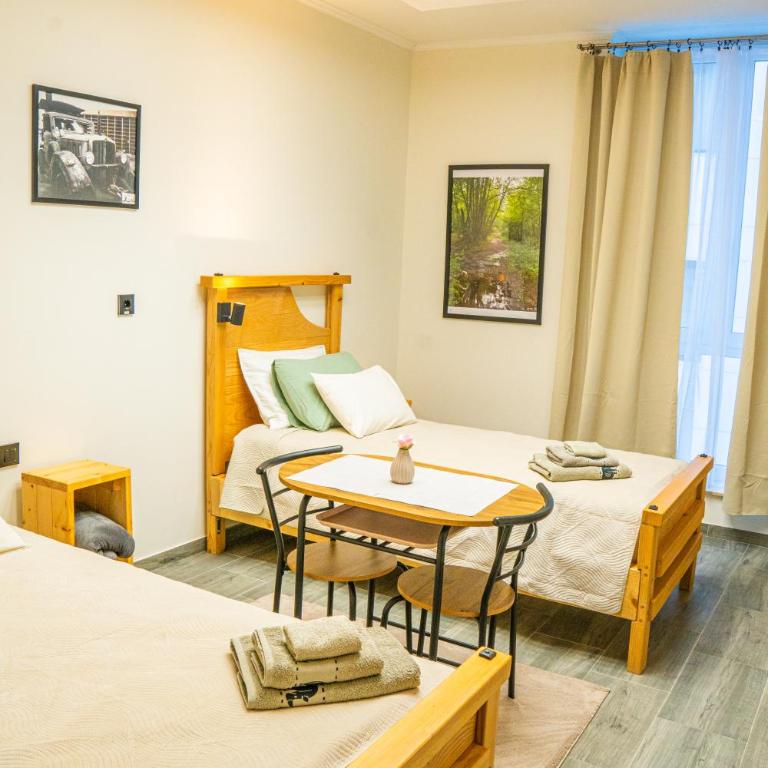 Teatar Rooms Subotica 3 - Twin Room with Private Bathroom - 1