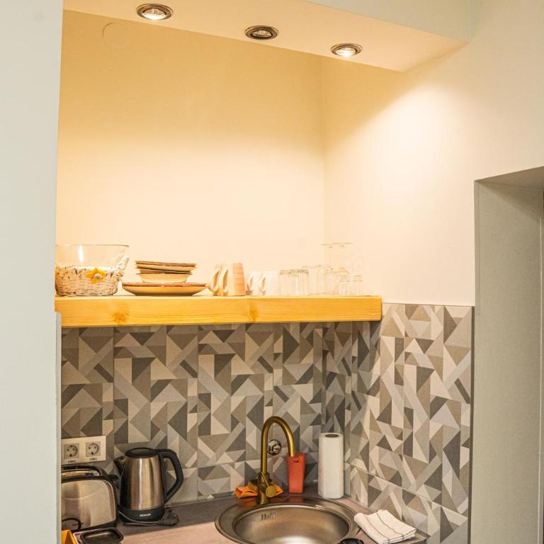 Teatar Rooms Subotica 3 - Twin Room with Private Bathroom - 25