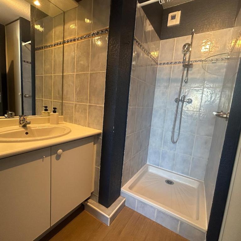 Villa Cette appartment with terrace and parking - Apartment mit 1 Schlafzimmer - 14