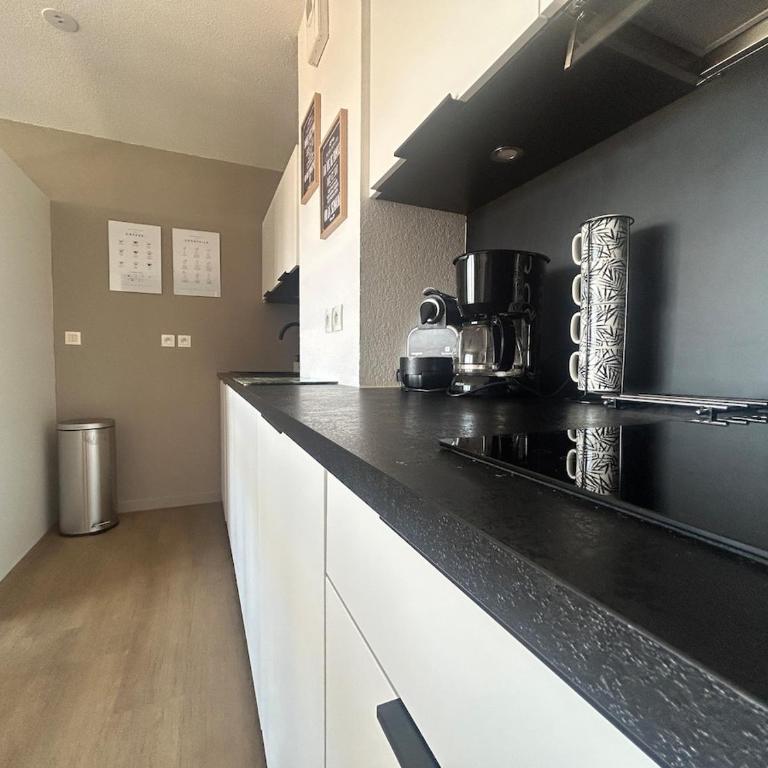 Villa Cette appartment with terrace and parking - Apartment mit 1 Schlafzimmer - 17
