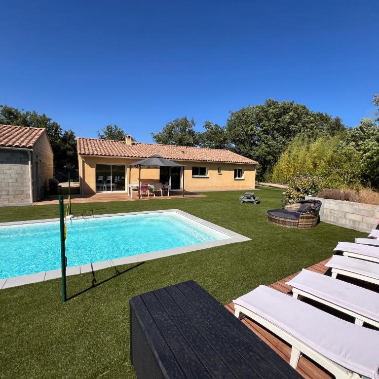 Villa 4 chambres récente avec piscine et Jardin - Villa - 34