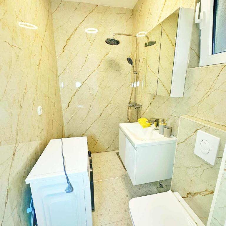 Lux 12 APARTMAN - One-Bedroom Apartment - 6